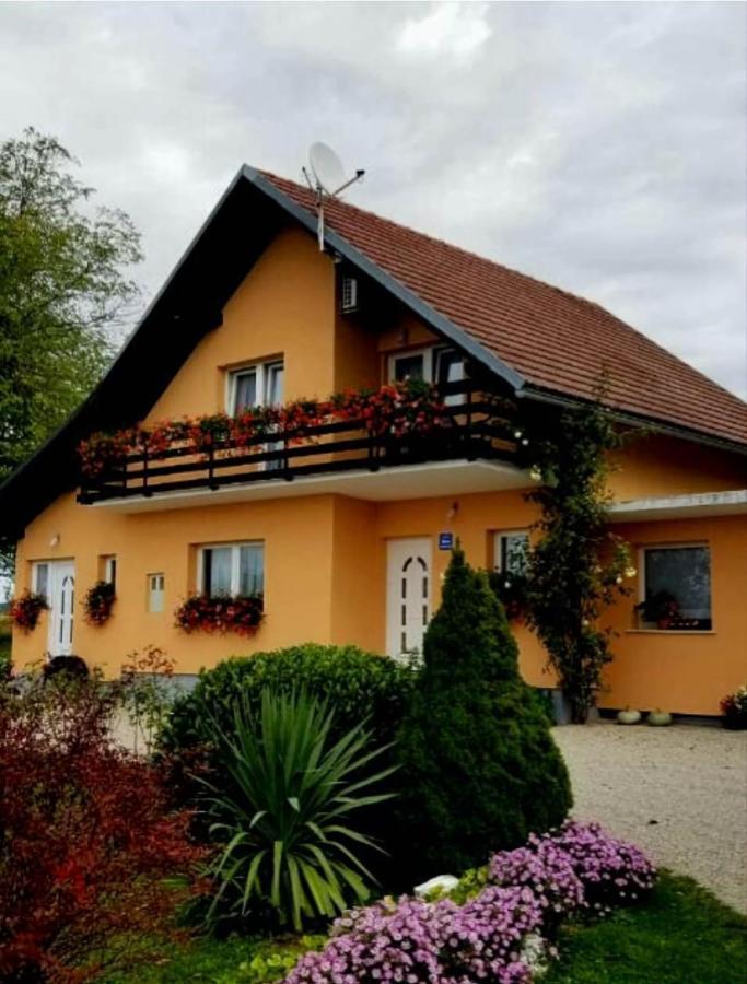 House Jelena&Marija Daire Rakovica Dış mekan fotoğraf
