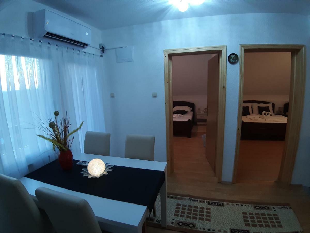 House Jelena&Marija Daire Rakovica Dış mekan fotoğraf