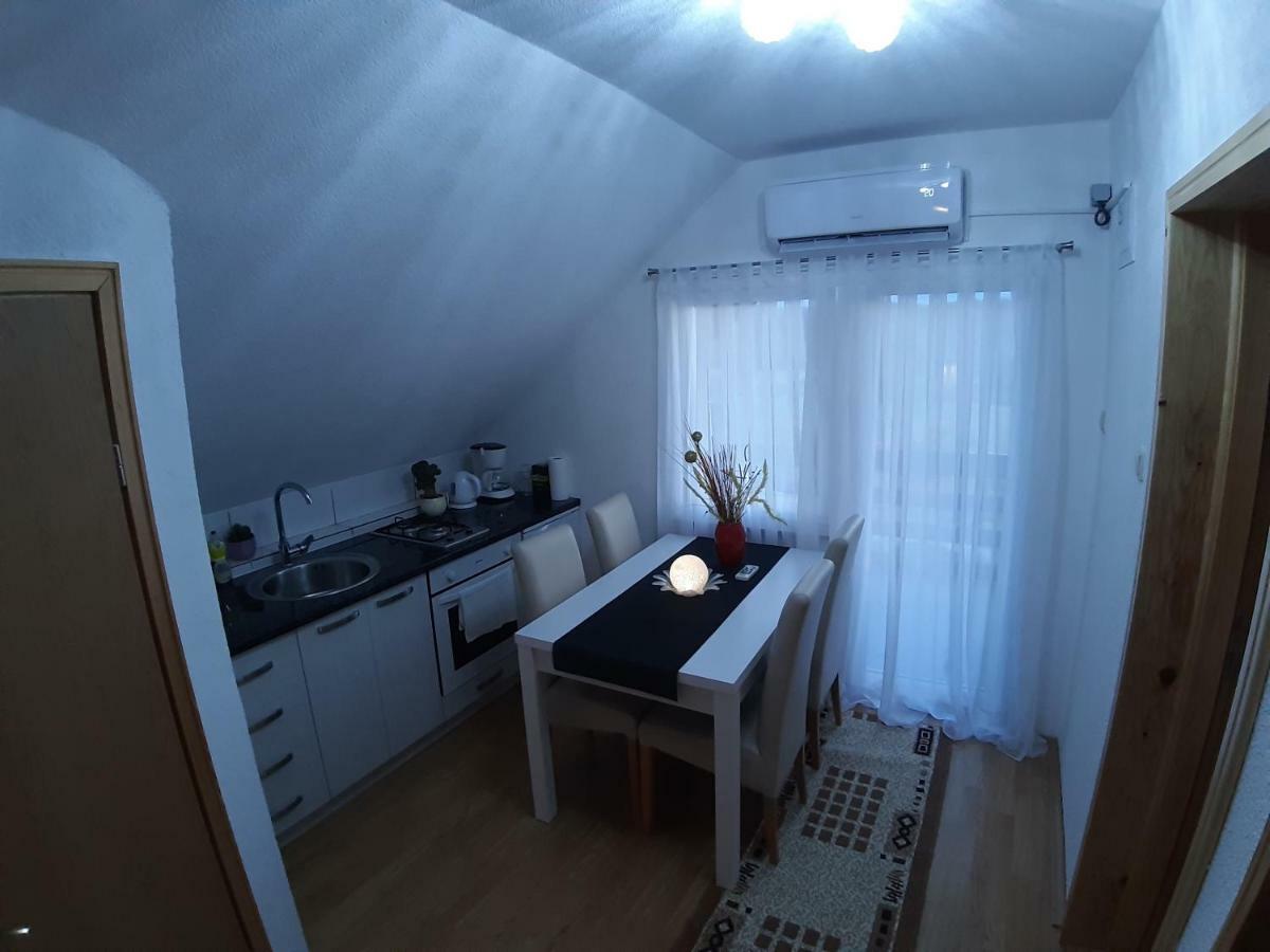 House Jelena&Marija Daire Rakovica Dış mekan fotoğraf