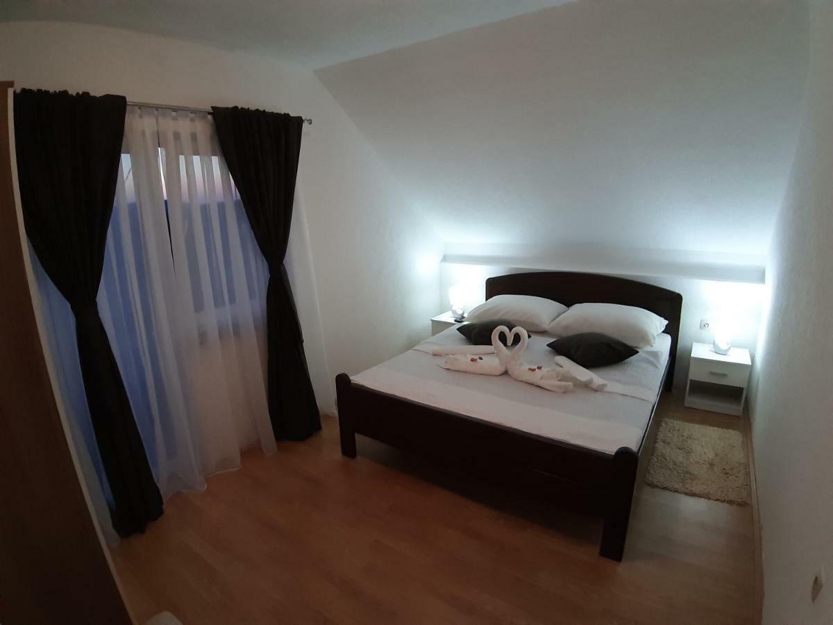 House Jelena&Marija Daire Rakovica Dış mekan fotoğraf