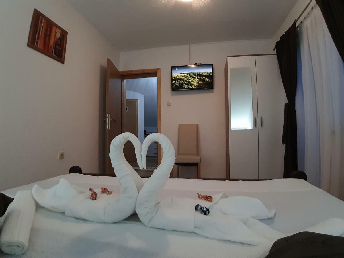 House Jelena&Marija Daire Rakovica Dış mekan fotoğraf